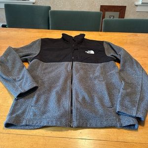 Great condition north face men’s size small, black, and gray zip up fleece
